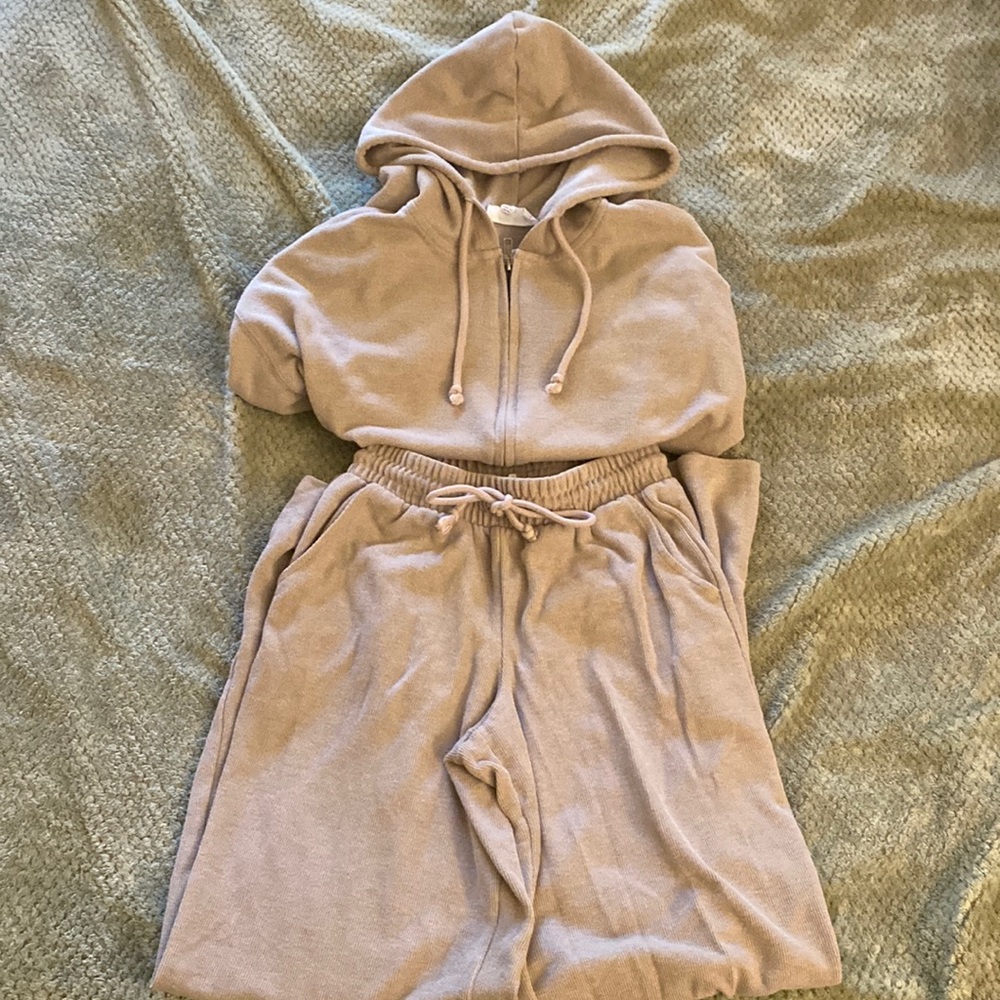 HIPPIE ROSE Women’s Tan 2-piece Sweatsuit